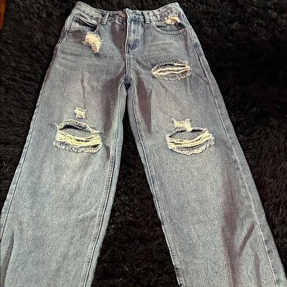 Dazy Denim - Trendy Distressed Boyfriend Jeans in Classic Blue